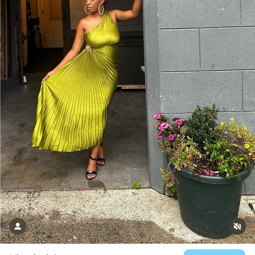 One shoulder ruched dress
